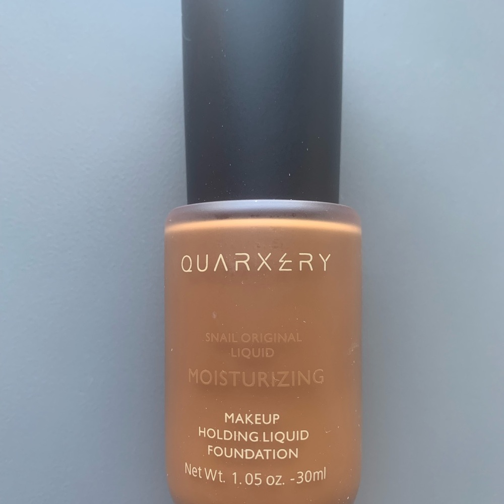 Snail Liquid Moisturizing Holding Foundation Truffle 301D NWT - Picture 8 of 9